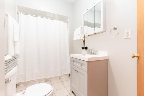 834 E Lake St, Aurora, IL 60506 photo 4