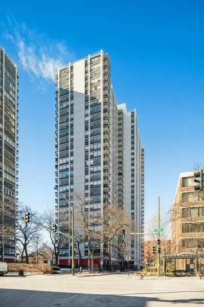 1460 N Sandburg Ter #1808, Chicago, IL 60610