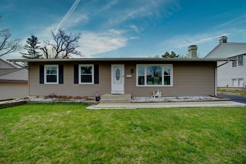 7654 Sprucewood Ave, Woodridge, IL 60517
