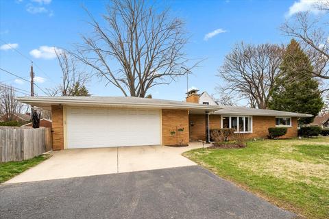 1505 Marseillaise Pl, Aurora, IL 60506