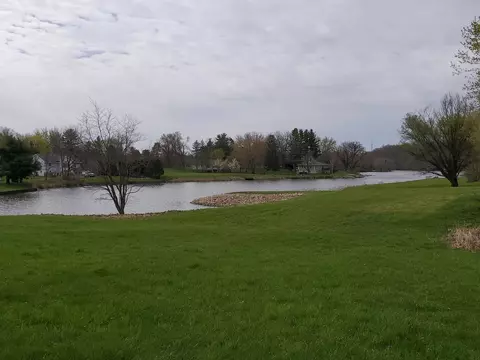 902 Timber Trail Dr, Dixon, IL 61021