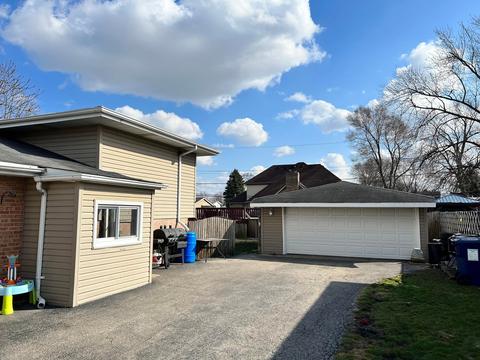 7733 W 80th Pl, Bridgeview, IL 60455 photo 2