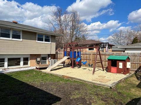 7733 W 80th Pl, Bridgeview, IL 60455 photo 3