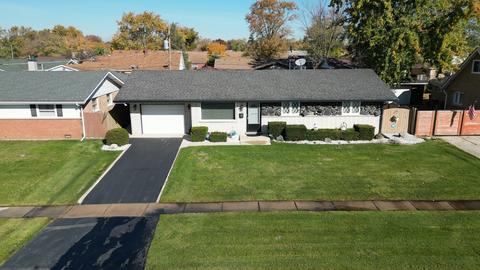 7048 Dover St, Bridgeview, IL 60455