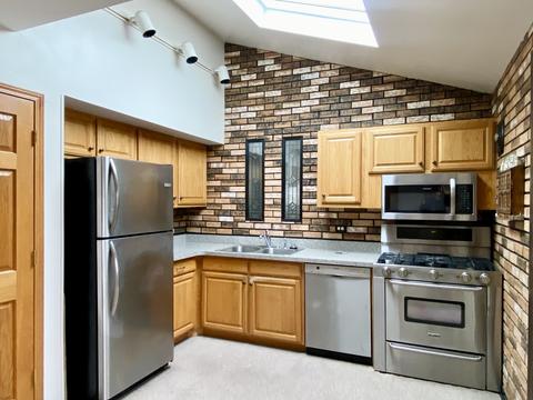 7048 Dover St, Bridgeview, IL 60455 photo 2