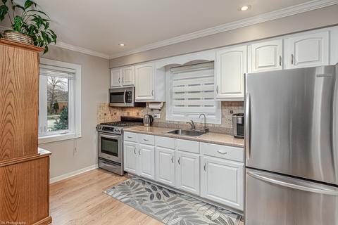 8607 Massasoit Ave, Burbank, IL 60459 photo 5