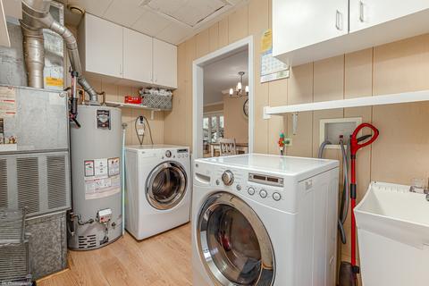 8607 Massasoit Ave, Burbank, IL 60459 photo 13