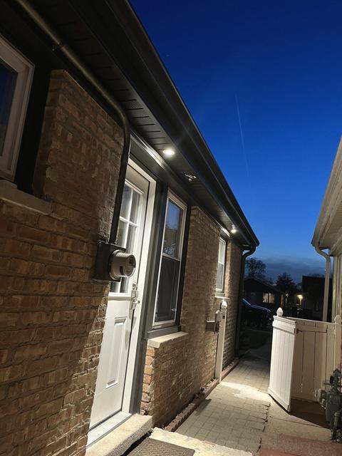 8607 Massasoit Ave, Burbank, IL 60459 photo 3