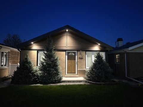 8607 Massasoit Ave, Burbank, IL 60459 photo 2