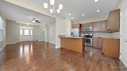 3606 Daisy Ln, Elgin, IL 60124 photo 6