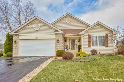 1909 Trappers Ct, Mchenry, IL 60050 photo 1