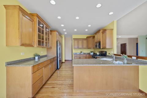 2180 Lundquist Dr, Aurora, IL 60503 photo 9