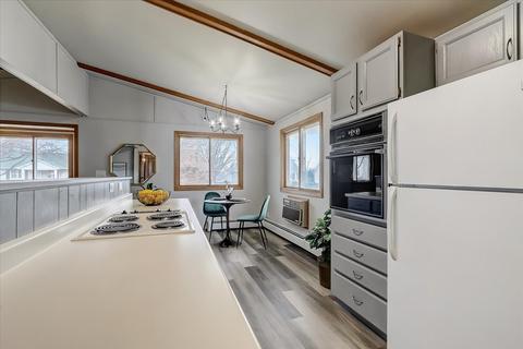 718 S Harlem Ave, Freeport, IL 61032 photo 9