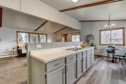 718 S Harlem Ave, Freeport, IL 61032 photo 7