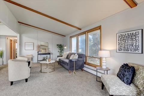 718 S Harlem Ave, Freeport, IL 61032 photo 3