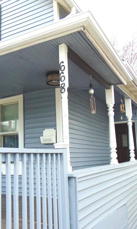 668 Raymond St, Elgin, IL 60120 photo 2