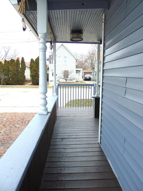 668 Raymond St, Elgin, IL 60120 photo 3