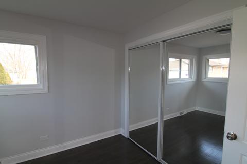 5536 W Hawthorne Ave, Berkeley, IL 60163 photo 14