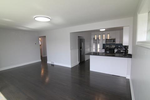 5536 W Hawthorne Ave, Berkeley, IL 60163 photo 9