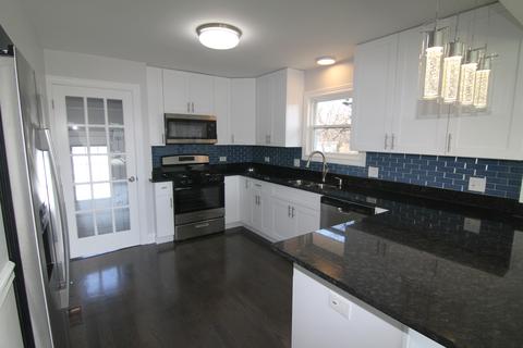 5536 W Hawthorne Ave, Berkeley, IL 60163 photo 3