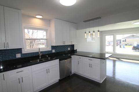 5536 W Hawthorne Ave, Berkeley, IL 60163 photo 7