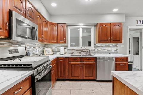 715 Angela Dr, Normal, IL 61761 photo 4