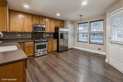 1019 Crane Pt, Elgin, IL 60124 photo 8