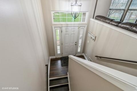 1019 Crane Pt, Elgin, IL 60124 photo 3