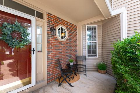 1333 Providence Cir, Elgin, IL 60120 photo 2