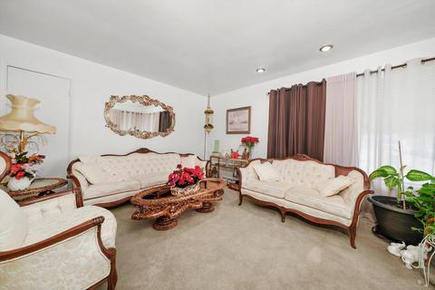 376 E 87th Pl, Chicago, IL 60619 photo 4