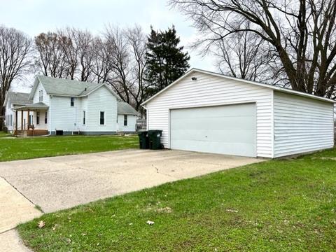 309 E 9th St, Sterling, IL 61081 photo 3