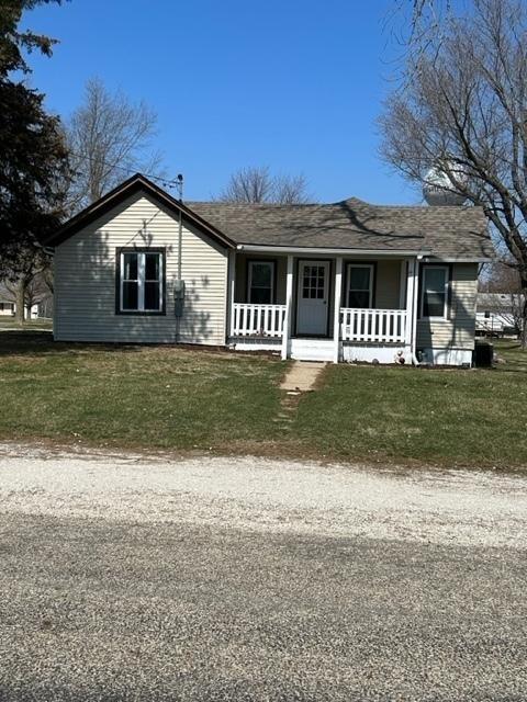 136 W Farnham St, Sheffield, IL 61361