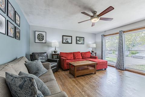 1806 Diana Ave, Champaign, IL 61821 photo 3