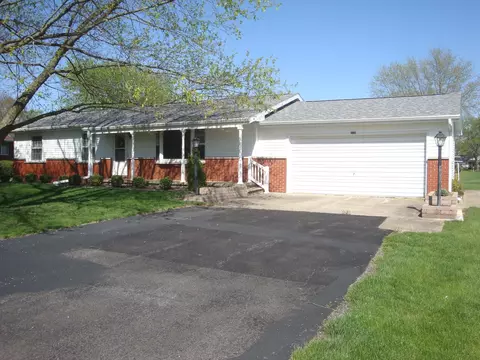 529 N 4th St, Cissna Park, IL 60924