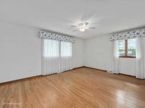 223 Waterford Dr, Willowbrook, IL 60527 photo 16