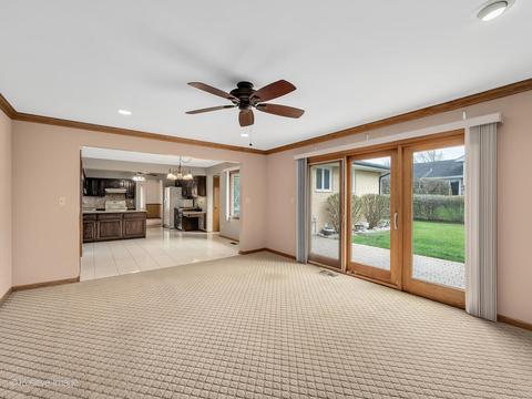 223 Waterford Dr, Willowbrook, IL 60527 photo 14