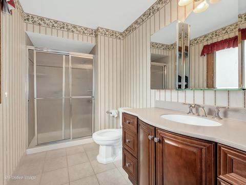 223 Waterford Dr, Willowbrook, IL 60527 photo 17