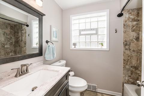 439 Melrose Ave, Hillside, IL 60162 photo 22