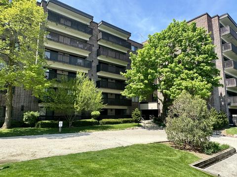 920 Vose Dr #609, Gurnee, IL 60031