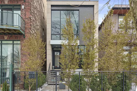 1917 W Huron St, Chicago, IL 60622