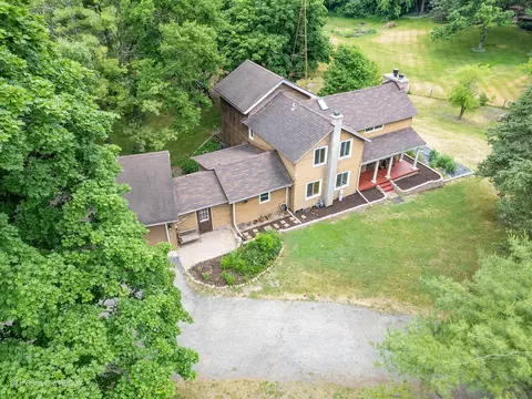 1917 August Ln, Mchenry, IL 60051 photo 2