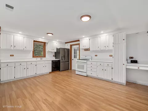 1917 August Ln, Mchenry, IL 60051 photo 9