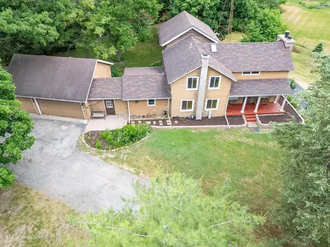 1917 August Ln, Mchenry, IL 60051 photo 4
