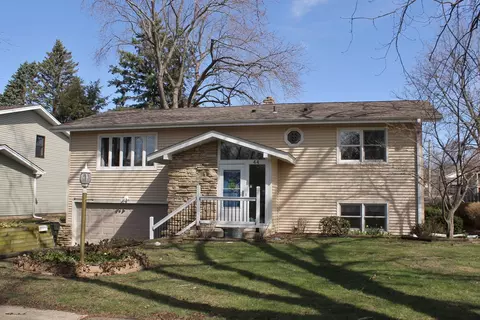 44 Sunset Dr, Cary, IL 60013 photo 1