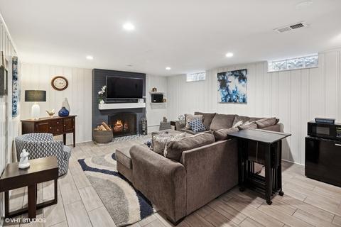 5169 W Devon Ave, Chicago, IL 60646 photo 22