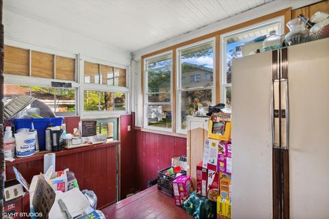 951 Rose Ave, Des Plaines, IL 60016 photo 5