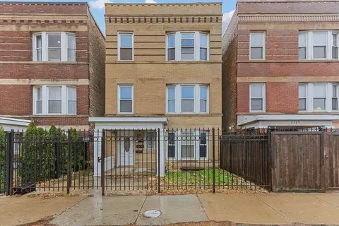 2323 W Fullerton Ave, Chicago, IL 60647