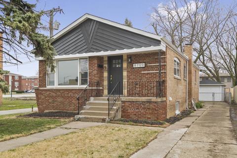8709 S Fairfield Ave, Evergreen Park, IL 60805