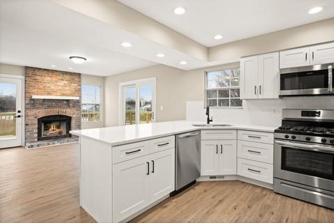1033 Bentley Ln, Bartlett, IL 60103 photo 10