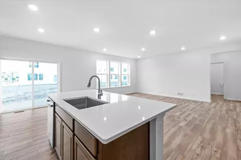 99 Hedgerow Dr, Elgin, IL 60124 photo 11